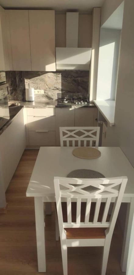 Butas Miesto Centre/ Apartment In The City Center Шяуляй Экстерьер фото